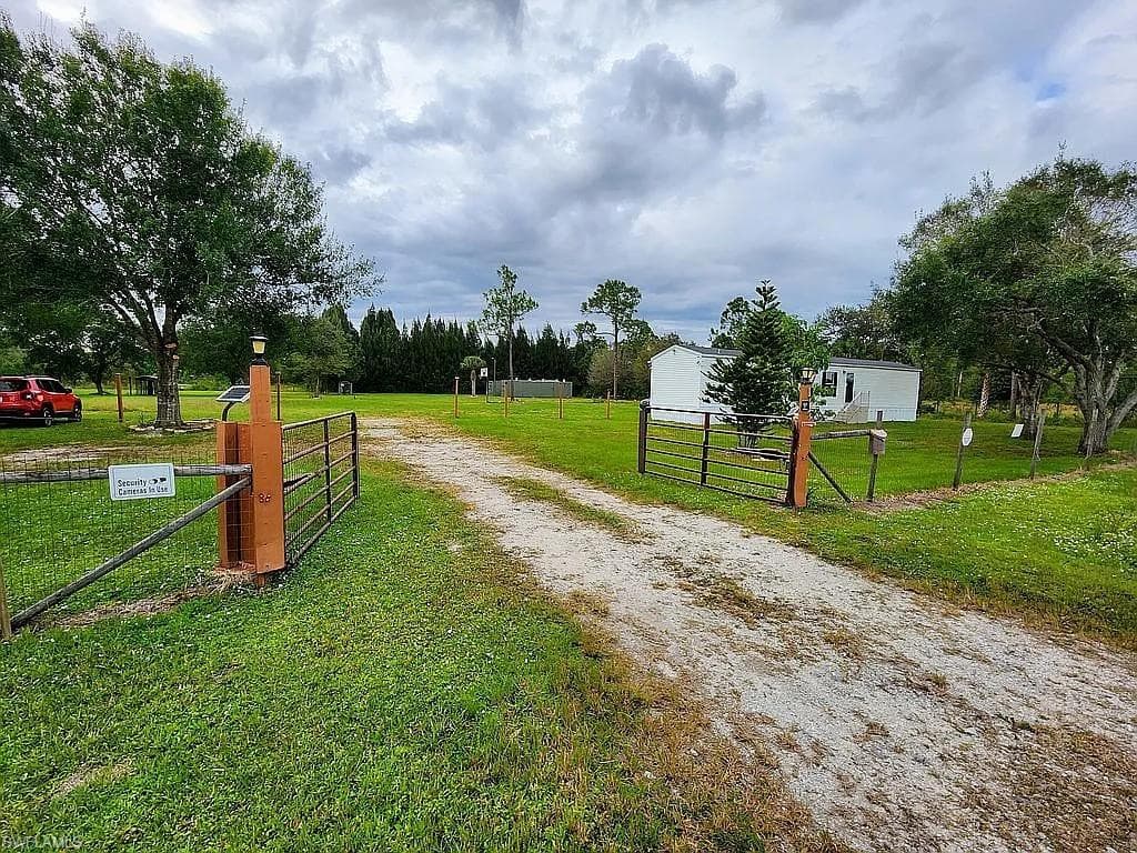 330 N Cabbage Palm ST-5