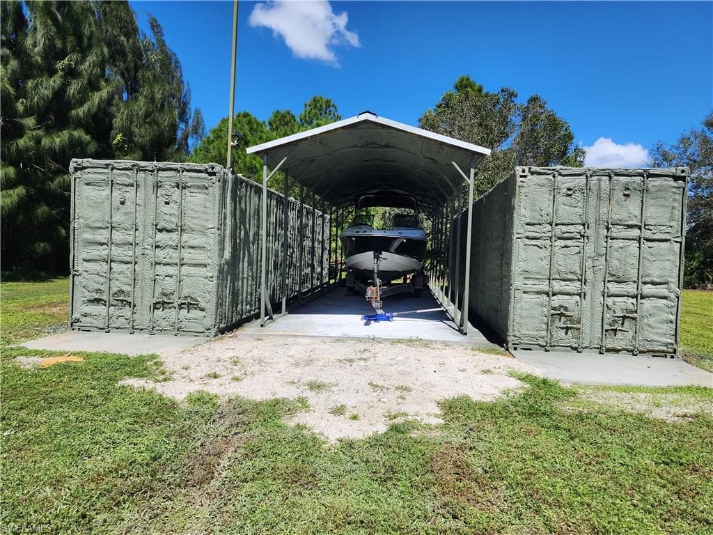 330 N Cabbage Palm ST-24
