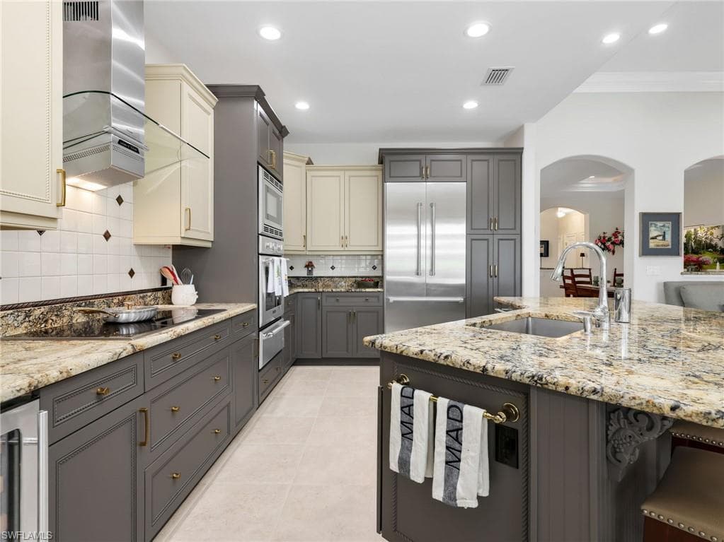 10842 Tiberio DR-12