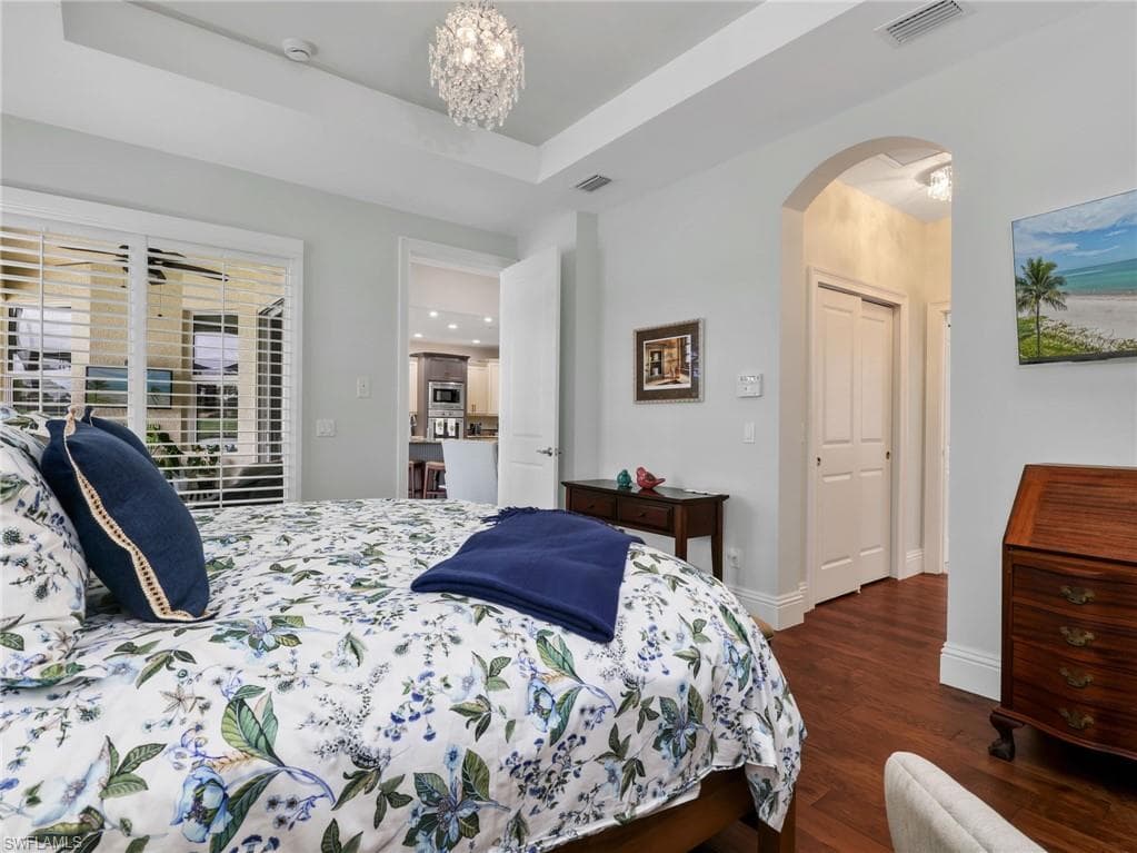 10842 Tiberio DR-22