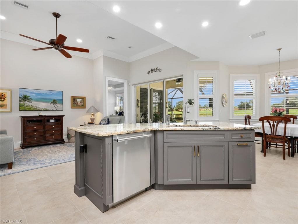 10842 Tiberio DR-14