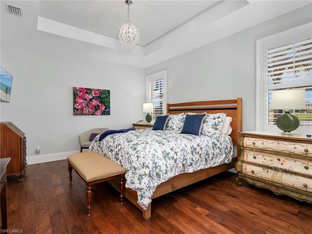10842 Tiberio DR-21