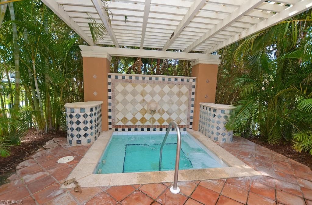 1265 Wildwood Lakes BLVD 207-35