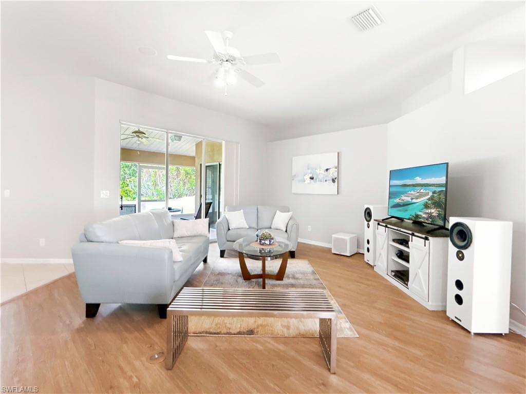 2716 20th AVE-17