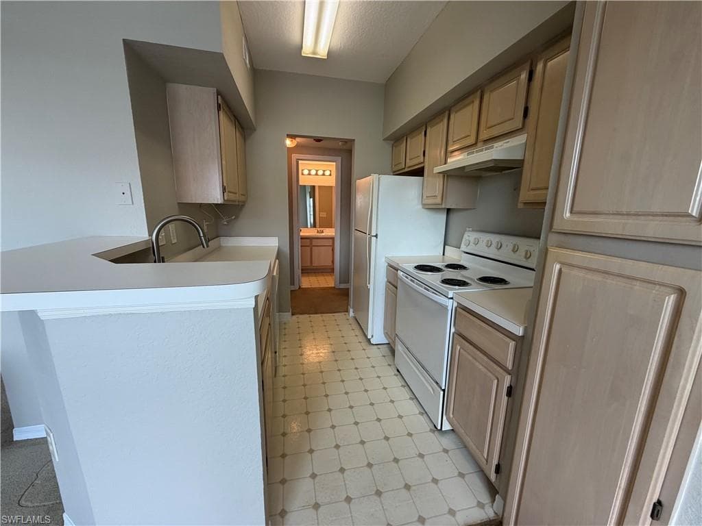 23500 Walden Center DR 309-6