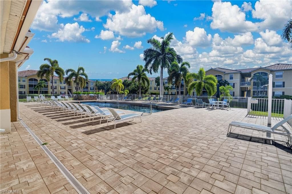 4122 Residence DR 121-18
