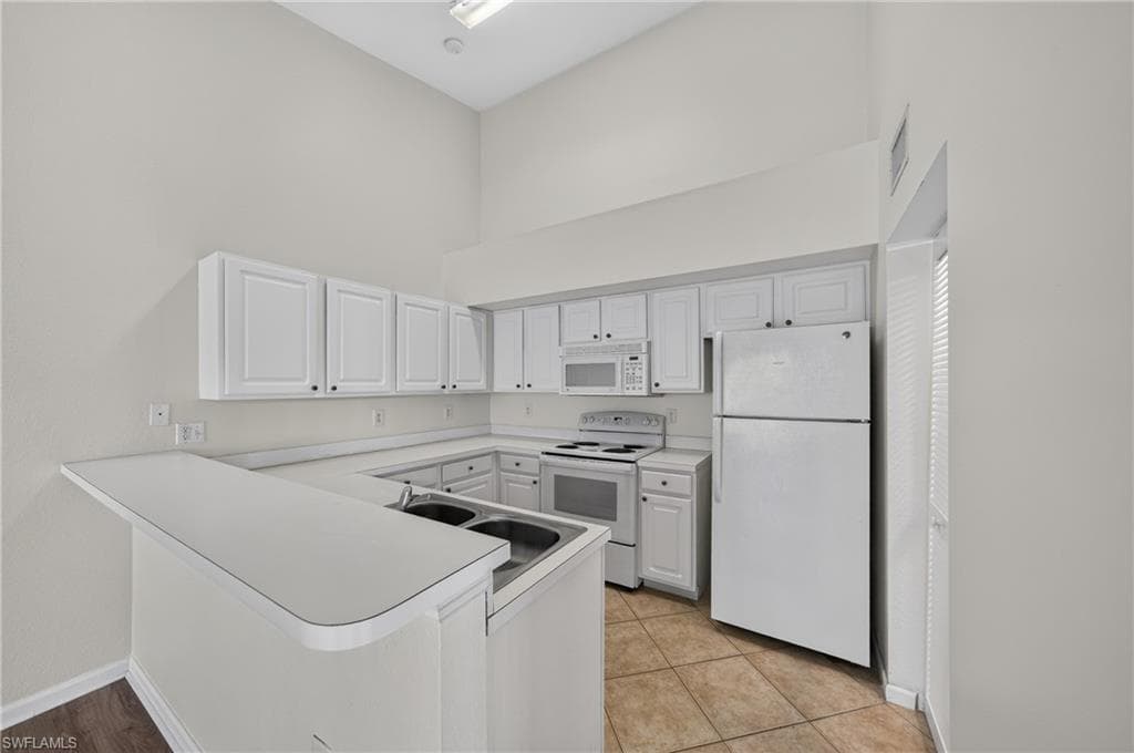 4122 Residence DR 121-8