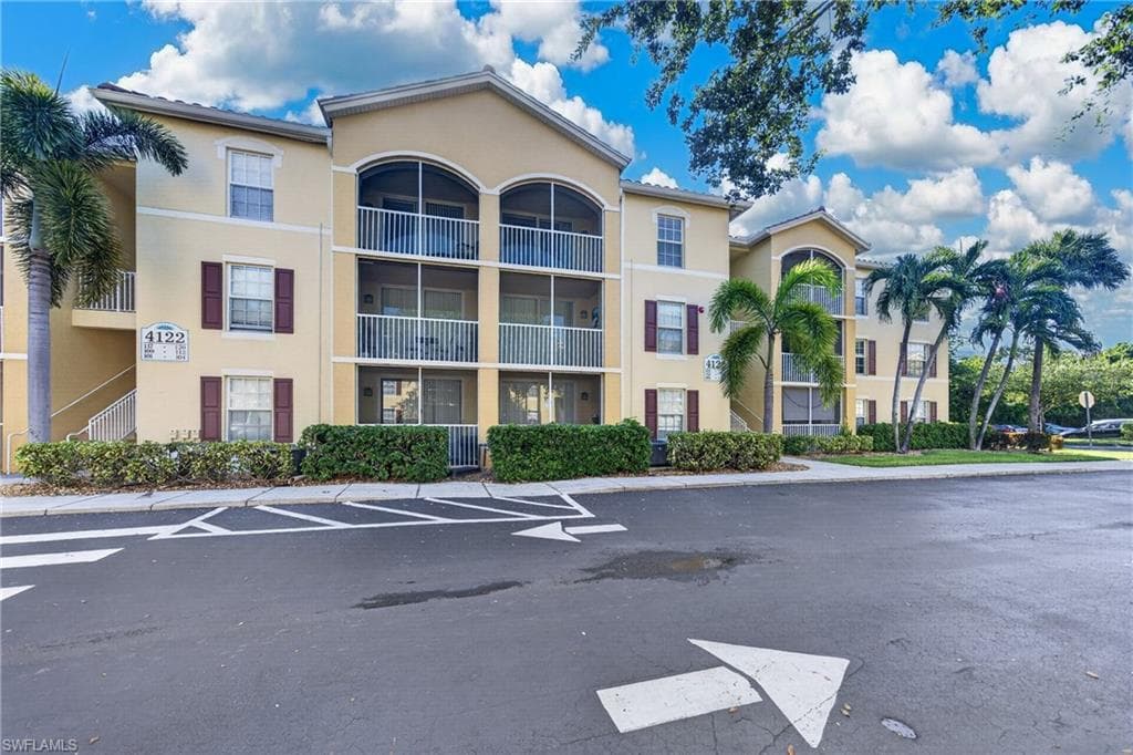 4122 Residence DR 121-21