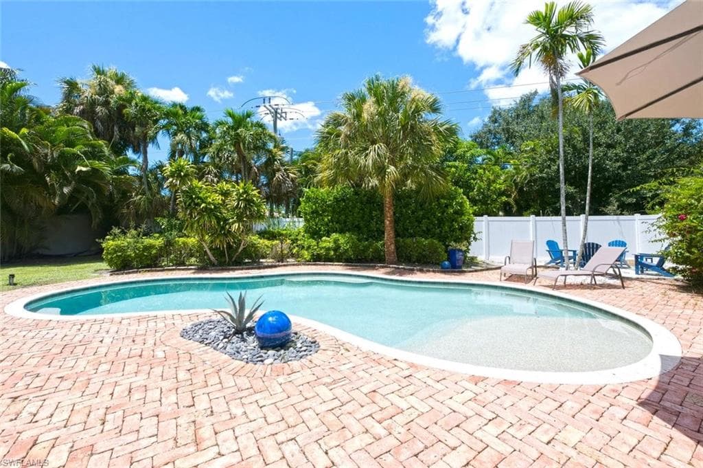1274 Pine CT-39