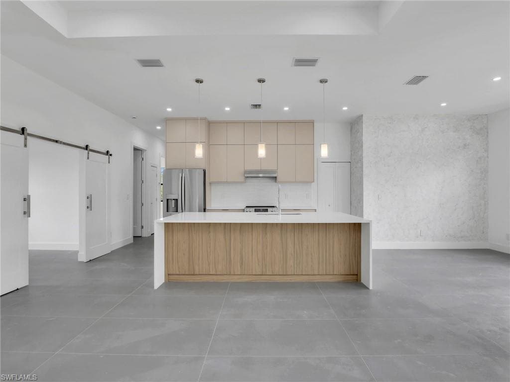 11225 Carnegie AVE-9