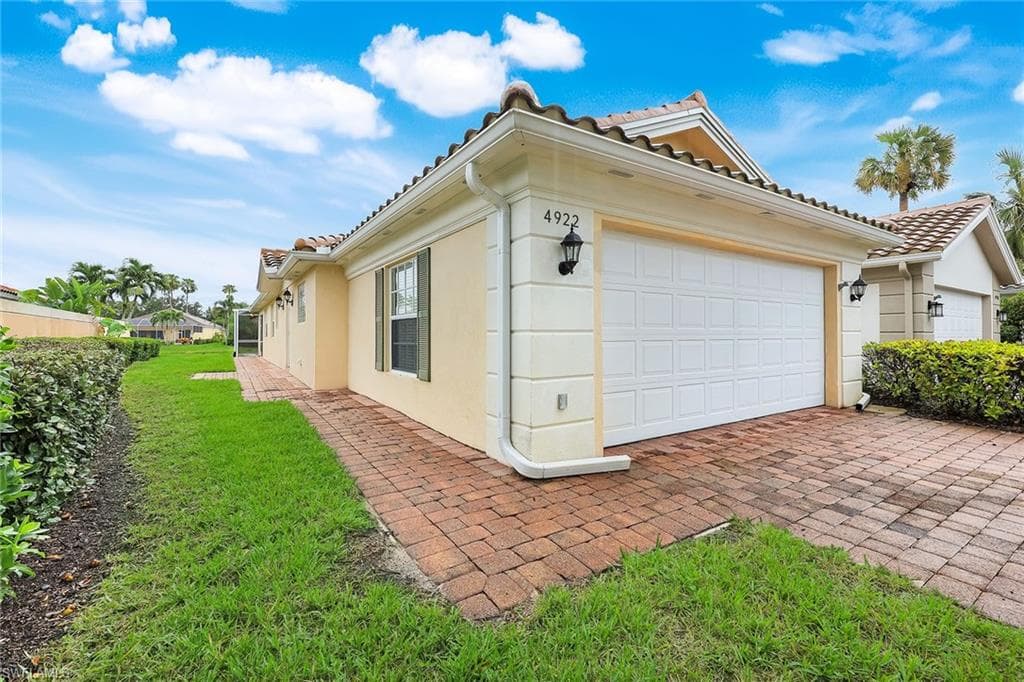 4922 Kingston WAY-1
