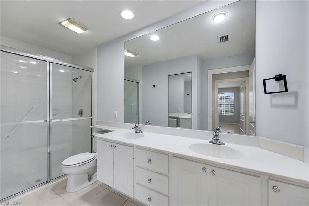 4922 Kingston WAY-17