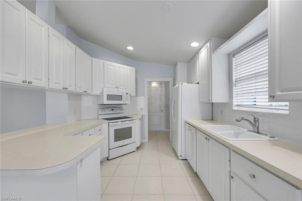 4922 Kingston WAY-4