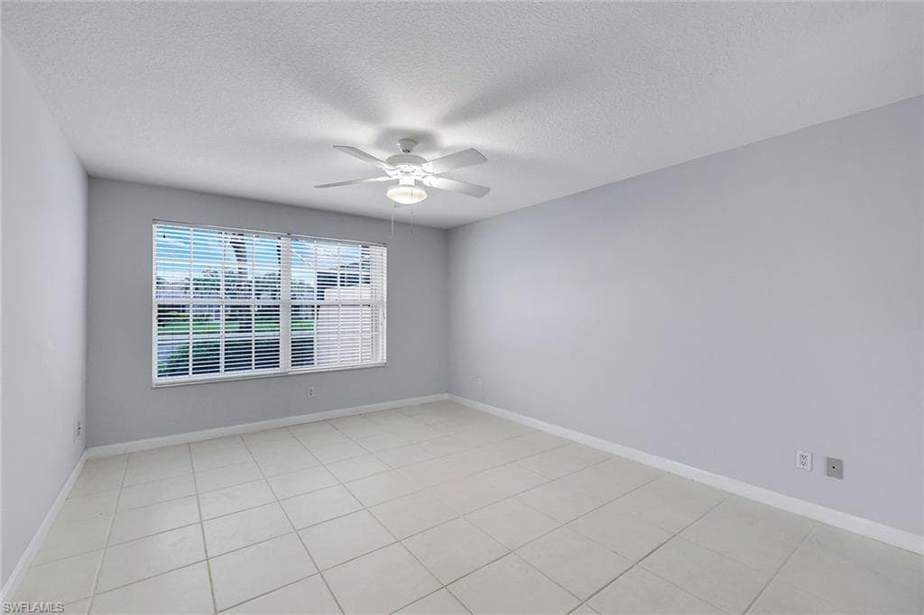 4922 Kingston WAY-14