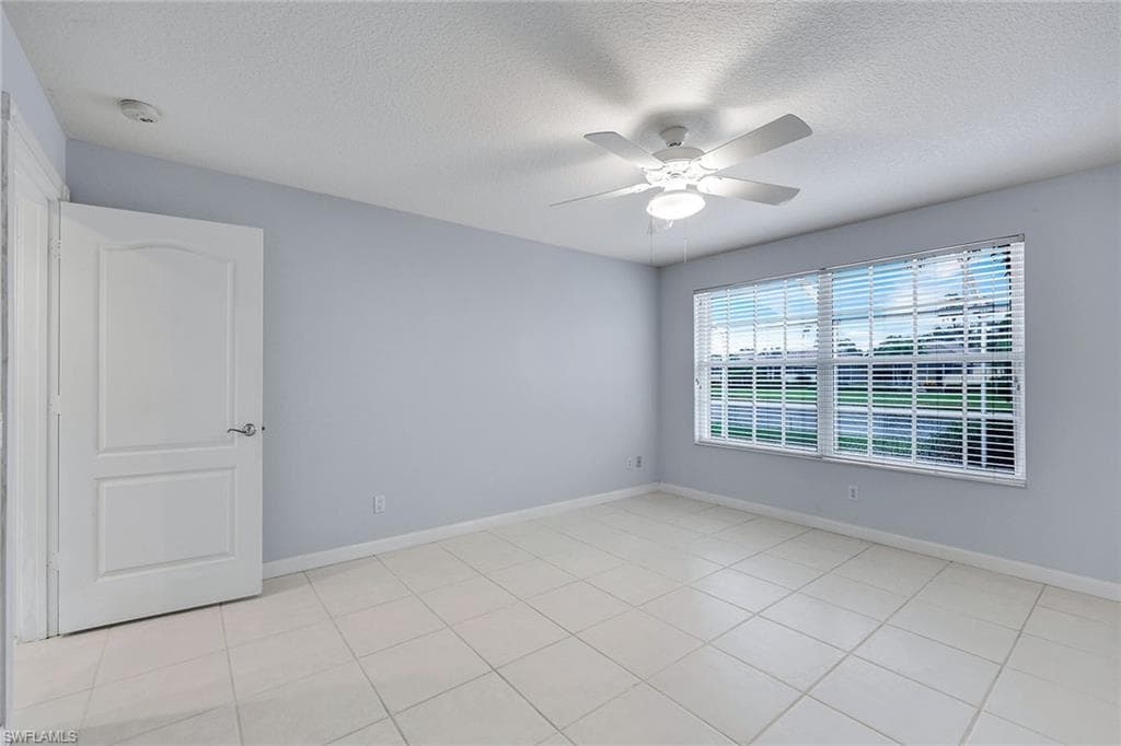 4922 Kingston WAY-15