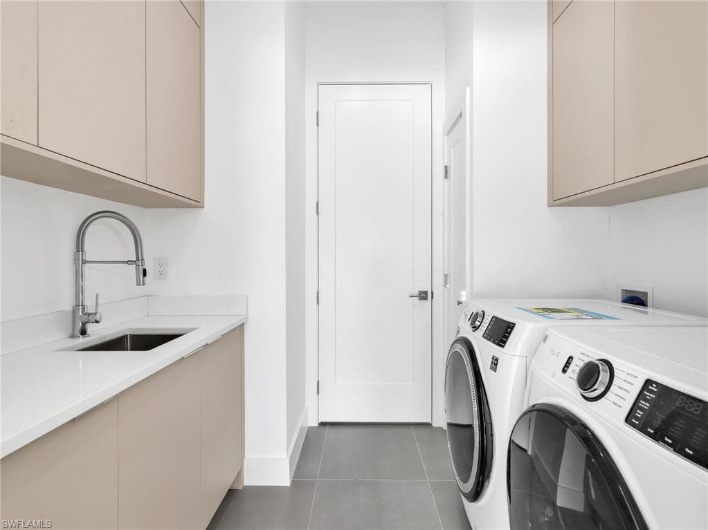 11042 Carnegie AVE-26