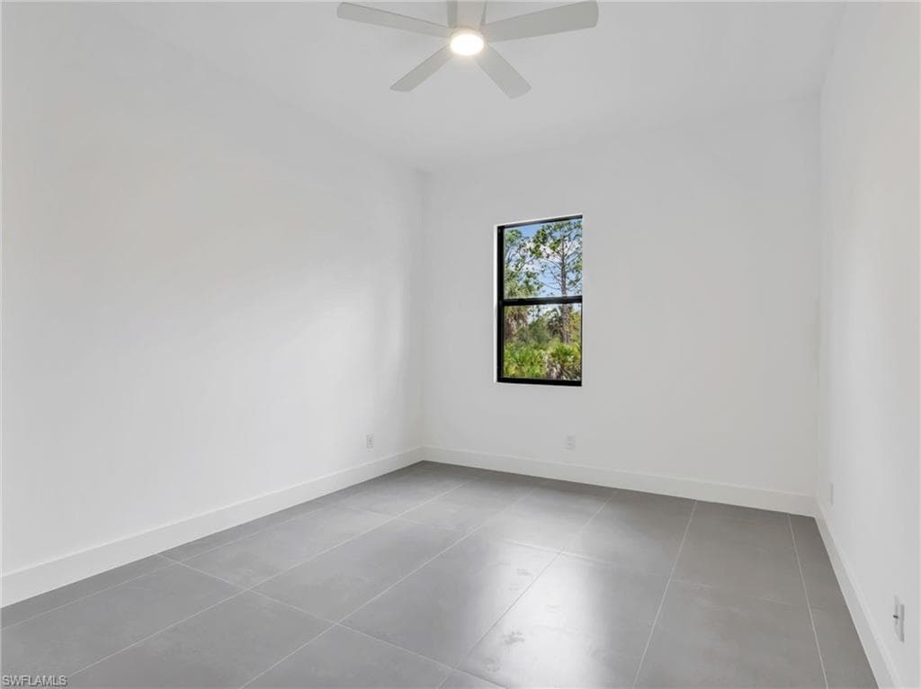11042 Carnegie AVE-19