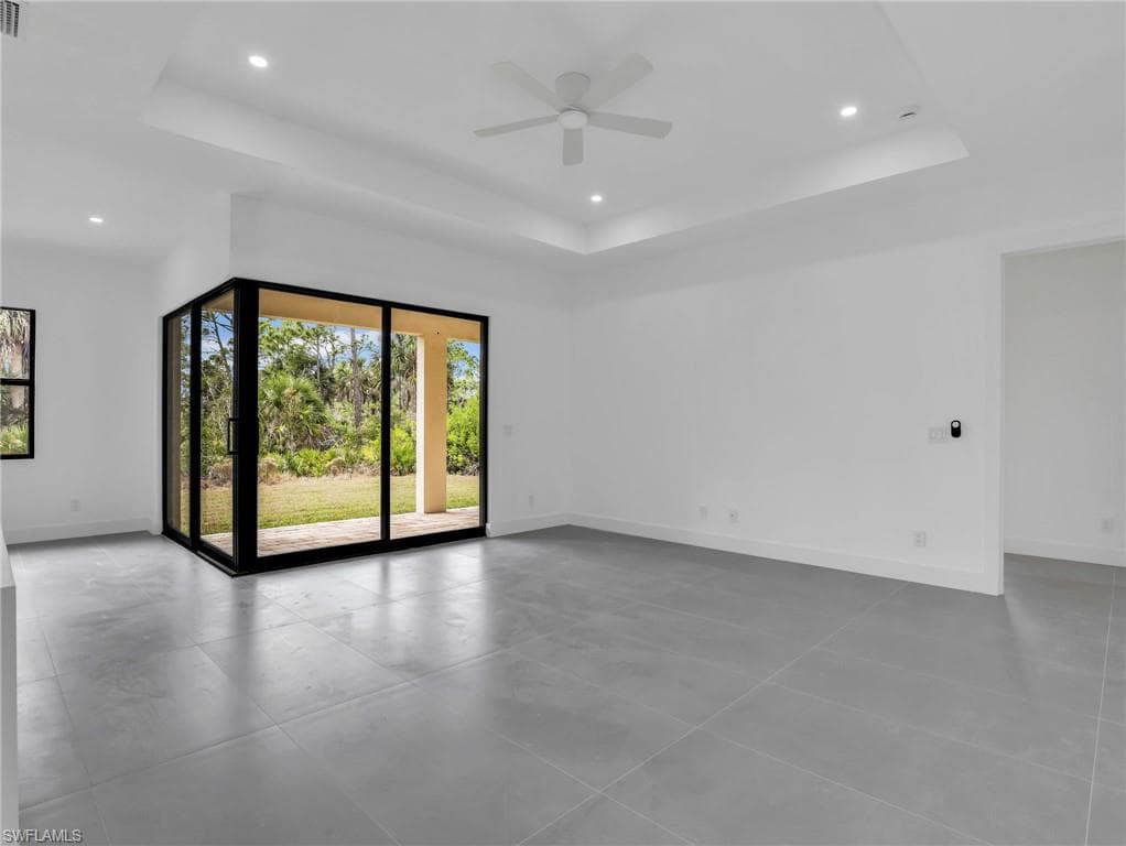 11042 Carnegie AVE-8