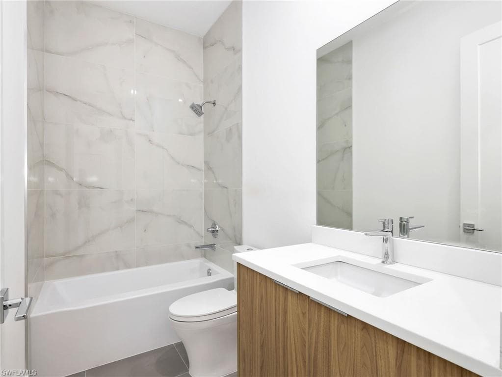 11042 Carnegie AVE-21