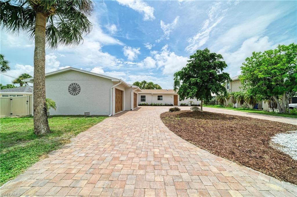 211 Bahia Vista DR-6