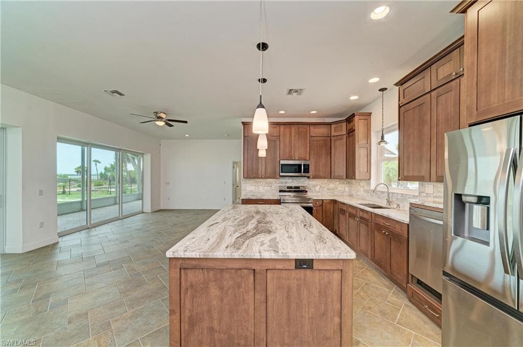 211 Bahia Vista DR-16