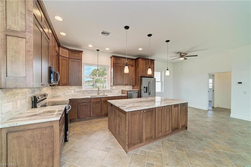 211 Bahia Vista DR-22
