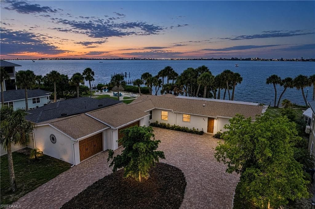 211 Bahia Vista DR-7