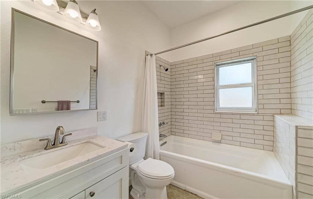 211 Bahia Vista DR-33
