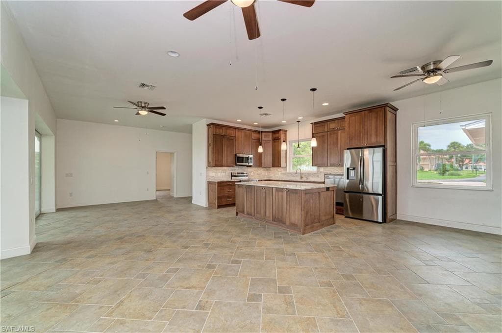 211 Bahia Vista DR-14