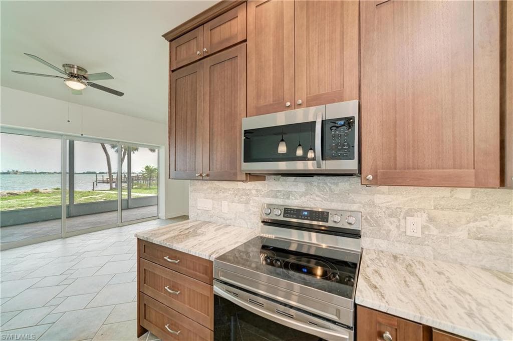 211 Bahia Vista DR-18