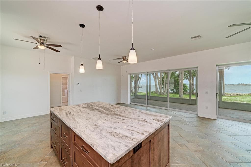 211 Bahia Vista DR-19