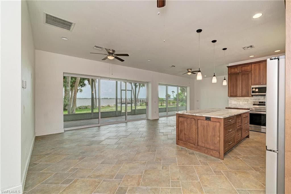 211 Bahia Vista DR-25