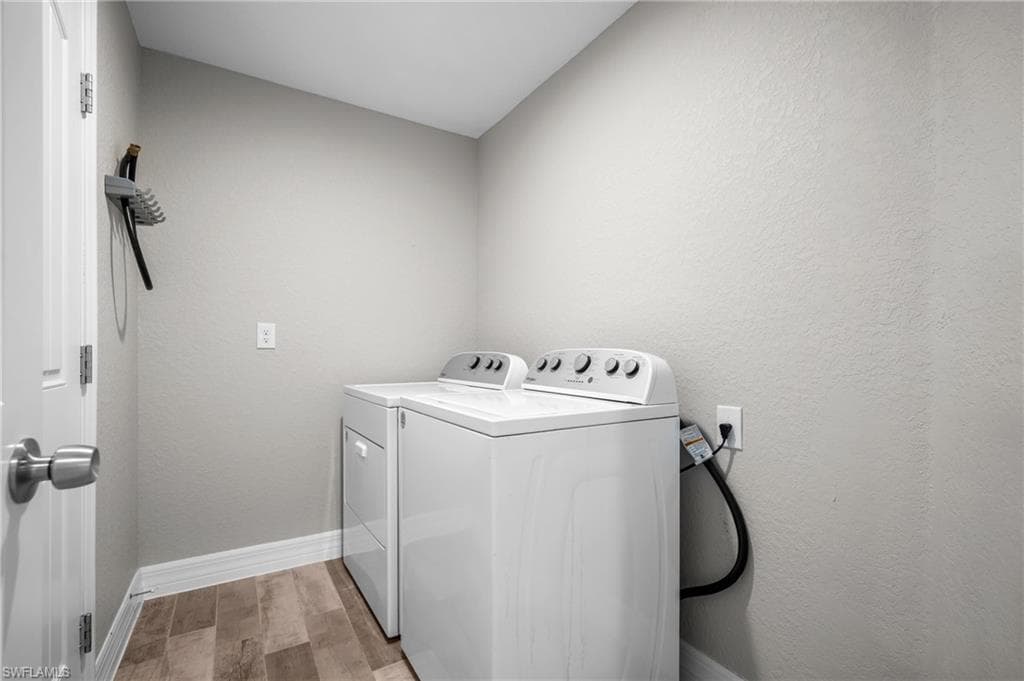 315 Sweetwater DR-25