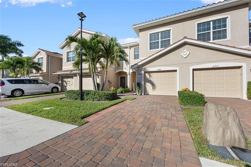 2707 Blossom WAY-2