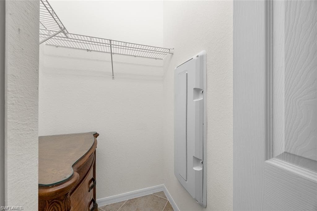 2707 Blossom WAY-25