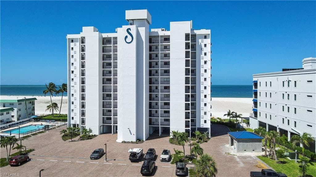 6400 Estero BLVD 603-0