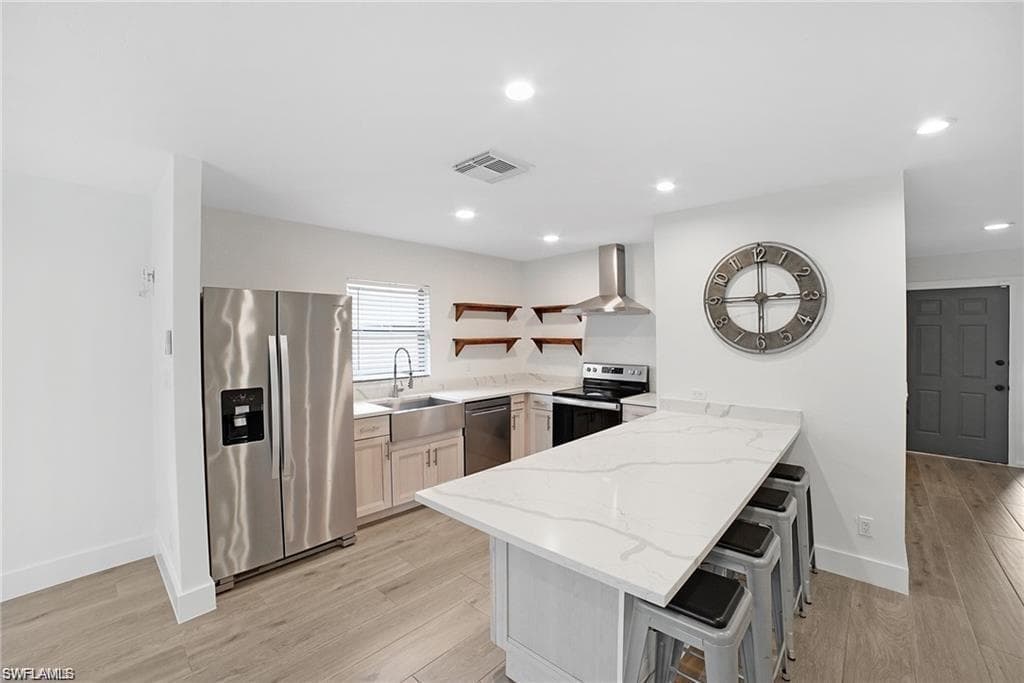 1160 Michigan AVE-5