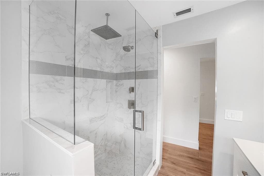 1160 Michigan AVE-10
