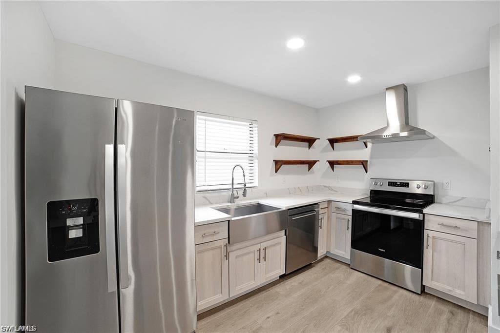 1160 Michigan AVE-4