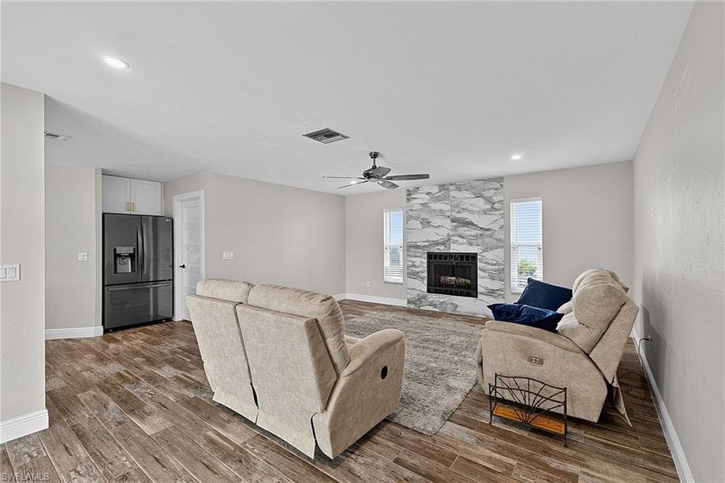1230 Swan CT-15