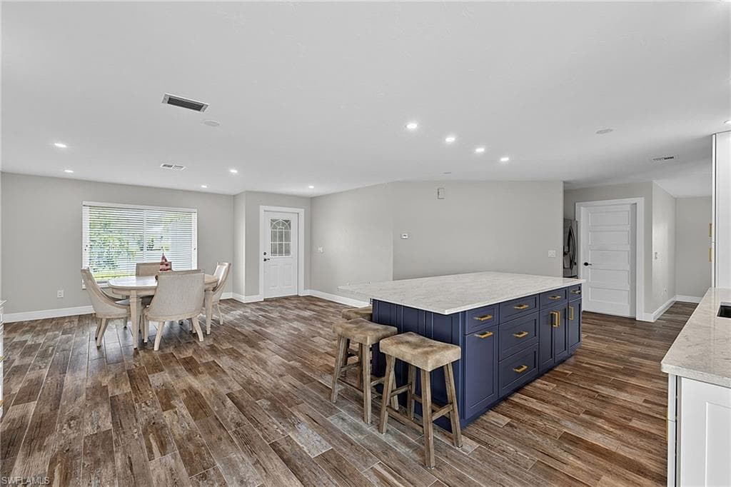 1230 Swan CT-11
