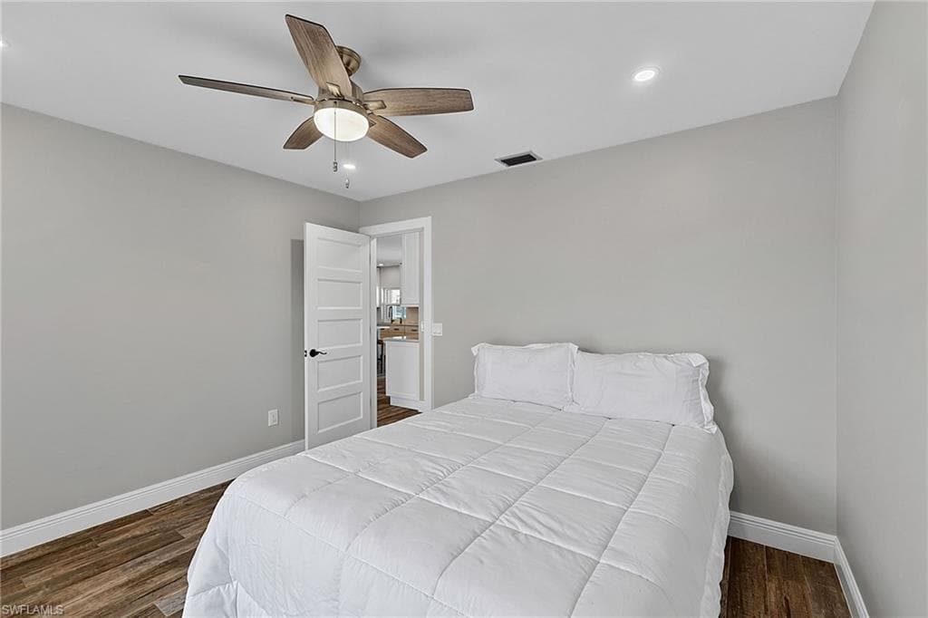 1230 Swan CT-22