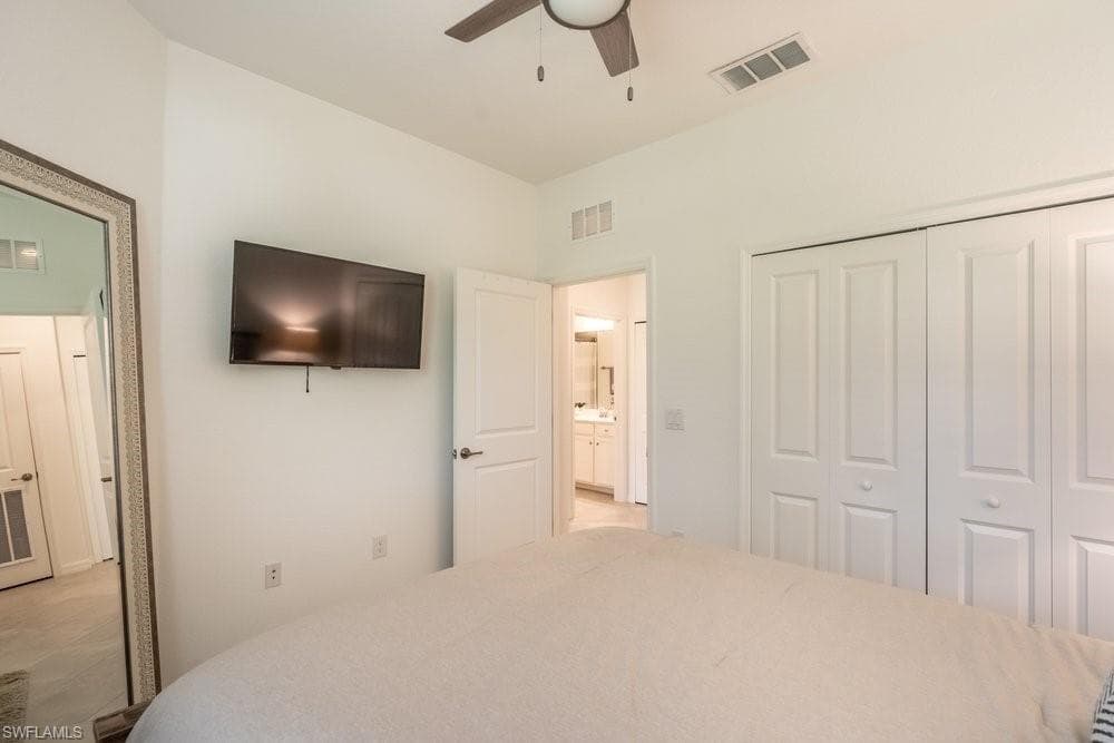 2645 Vine AVE-22