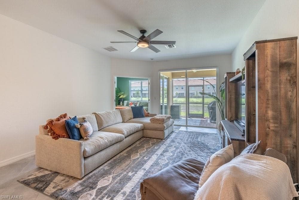 2645 Vine AVE-9
