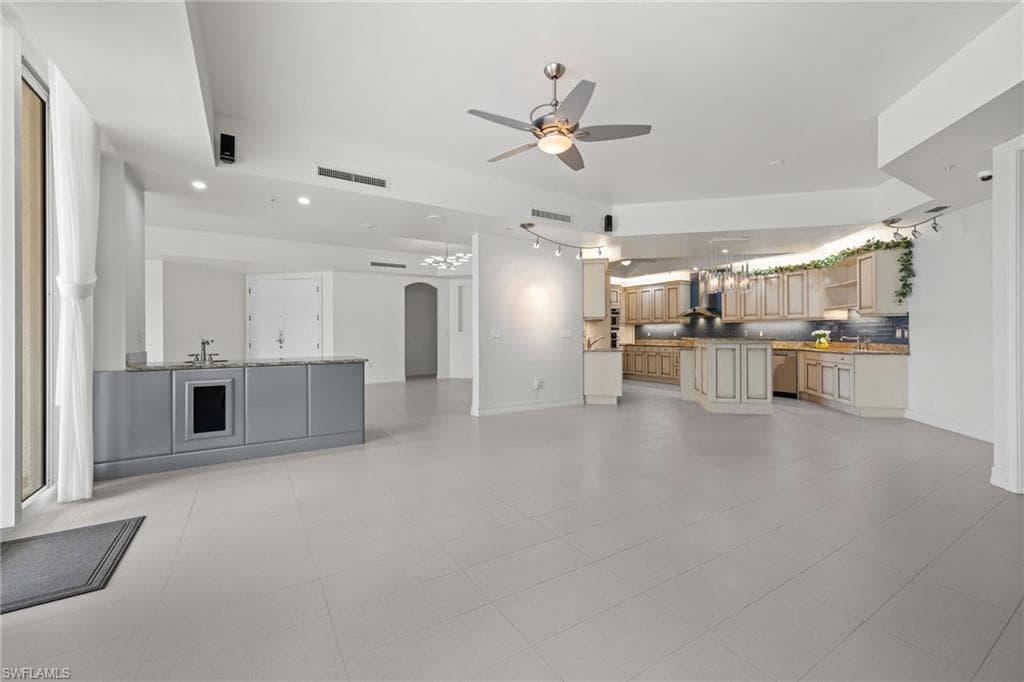 14270 Royal Harbour CT 323-12