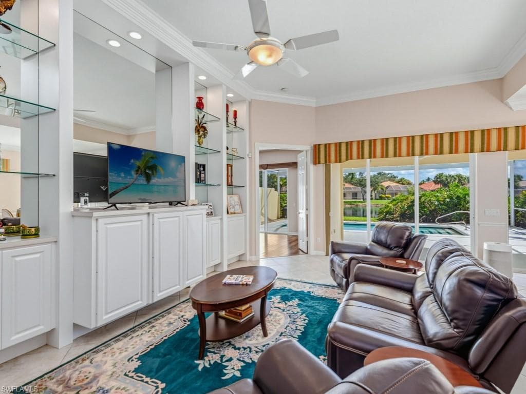 3829 Whidbey WAY-3