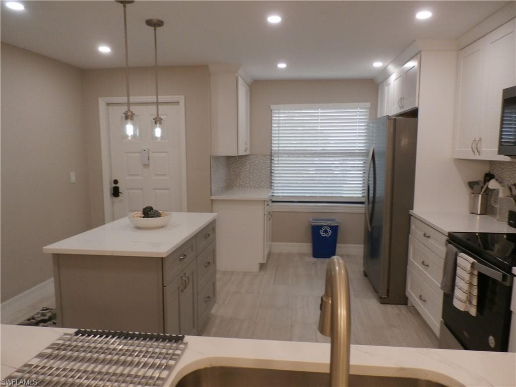 12621 Kelly Sands WAY 305-9
