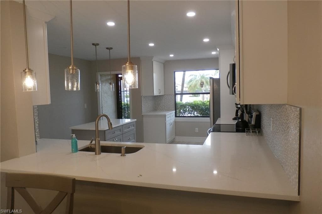 12621 Kelly Sands WAY 305-8