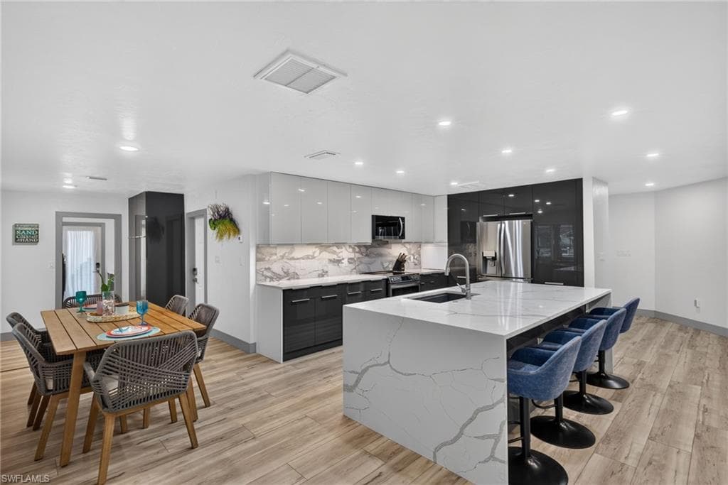 701 Santa Margerita LN-13