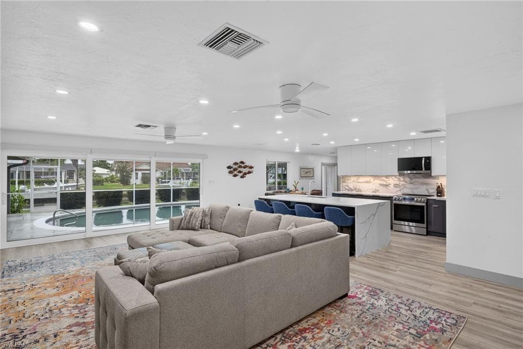 701 Santa Margerita LN-9